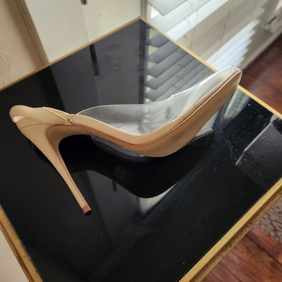 Shoes - Picture 2 of 6